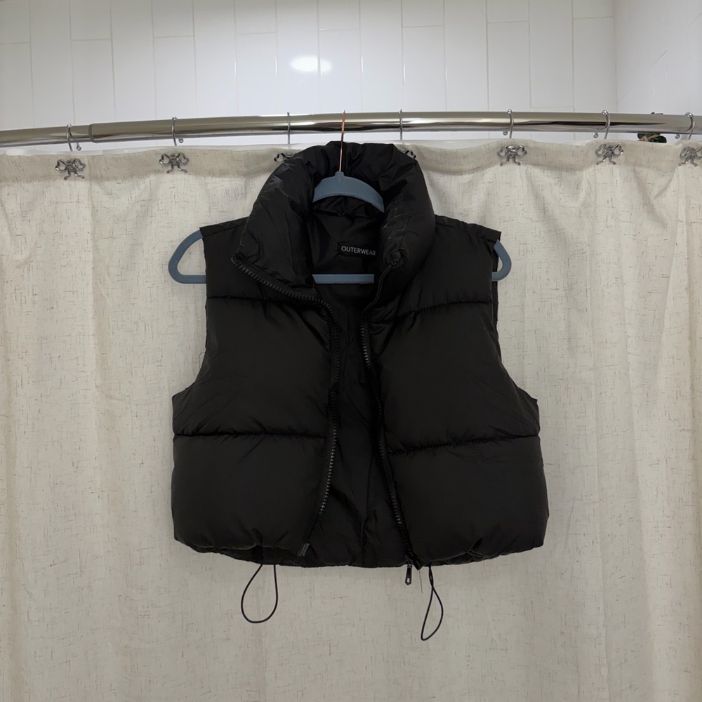 Black Cropped Puffer Vest
